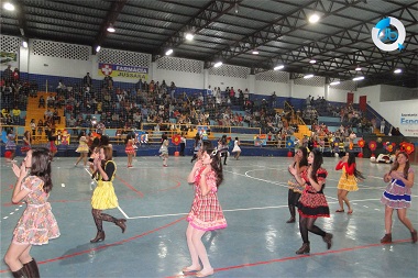 Arraial do Colégio Senador relembra as características das festas junina | Crédito da imagem: JB Treinamento