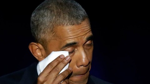 Crédito da imagem: Reprodução / AP / BBC | A despedida emocionada de Barack Obama da Casa Branca