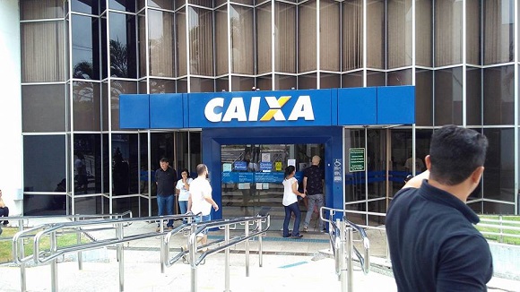 Foto: Agência da Caixa Econômica | Cianorte Pr | Por JB Treinamento Foto: Agência da Caixa Econômica | Cianorte Pr | Por JB Treinamento