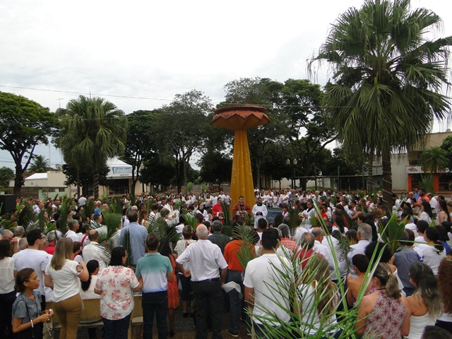Crédito da imagem: Celebração pela PAZ marca o Domingo de Ramos em Jussara | JB Treinamento | ACLEJU