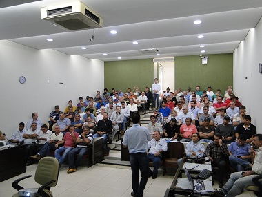 Giro Técnico em Jussara-PR discute Manejo e Fertilidade de Solos | Foto: JB Treinamento Giro Técnico em Jussara-PR discute Manejo e Fertilidade de Solos | Foto: JB Treinamento