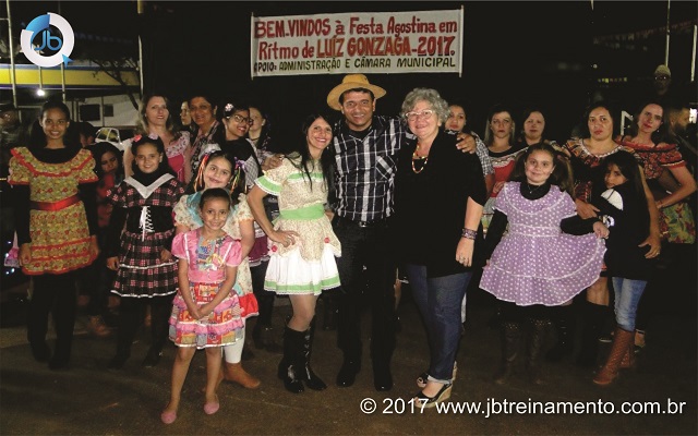 Grupo Extravasa participa da abertura da Festa Agostina em São Manoel do Paraná | JB Treinamento