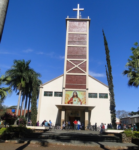 Imagem: Igreja Matriz de Jussara | JB Treinamento