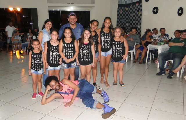 Foto: JB Treinamento | Professor João Negri com o Extravasa Kids Foto: JB Treinamento | Professor João Negri com o Extravasa Kids