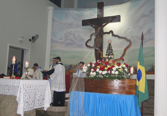 Imagem: Nossa Senhora Aparecida - Igreja Matriz de Jussara | www.jbtreinamento.com.br