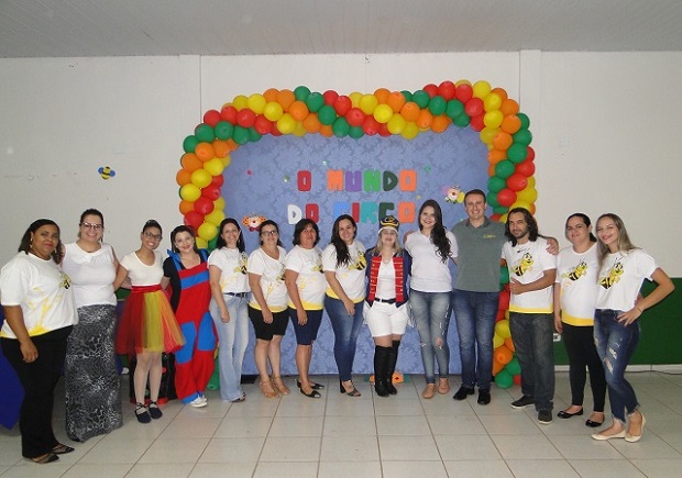 Imagem: ACLEJU - Academia de Letras de Jussara PR | Equipe de professores e do projeto Mundo do Circo da Escola Mundo Colorido/Sicredi União