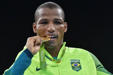 Robson Conceio Medalha de Ouro no Boxe Rio 2016 (Foto: REUTERS/Peter Cziborra)
