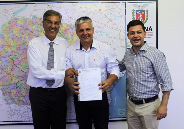 Foto: Pepe Vargas, Ocelio Leito e o deputado Tião Medeiros | Assessoria de imprensa do parlamentar